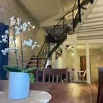 Сasa de vacaciones La Chartreuse Avec Piscine