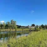 La Chartreuse Avec Piscine Сasa de vacaciones *