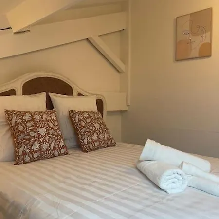 La Chartreuse Avec Piscine Vakantiehuis