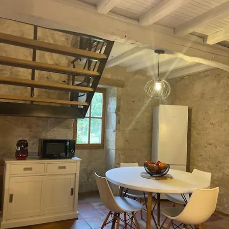 La Chartreuse Avec Piscine Vakantiehuis