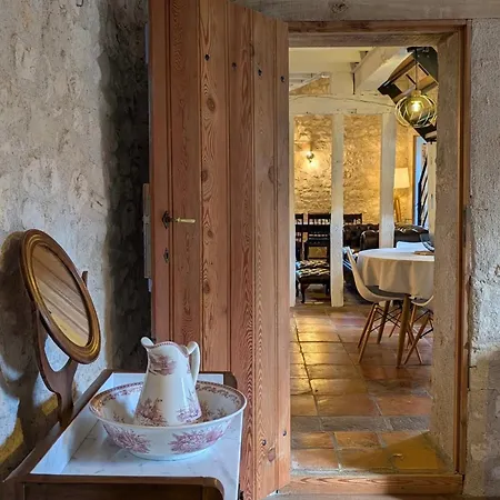 Vakantiehuis La Chartreuse Avec Piscine *