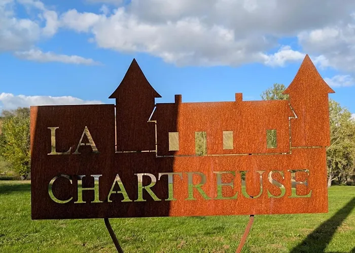 Vakantiehuis La Chartreuse Avec Piscine *