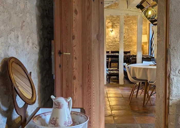 Vakantiehuis La Chartreuse Avec Piscine *